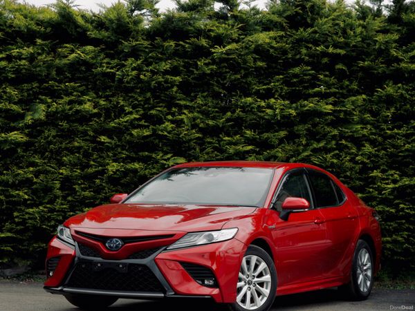 Toyota Camry Saloon, Petrol Hybrid, 2018, Red