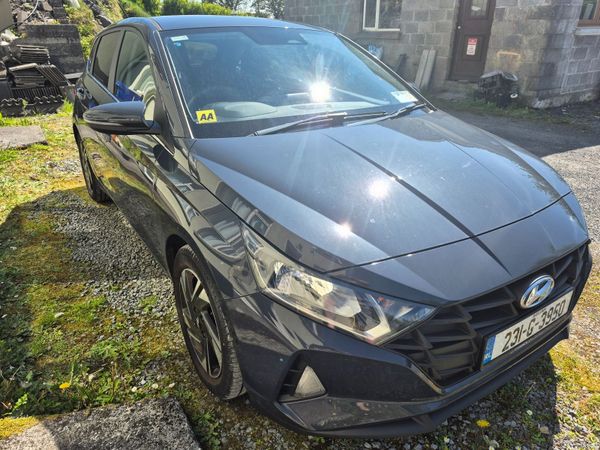 Hyundai i20 Hatchback, Petrol, 2023, Grey