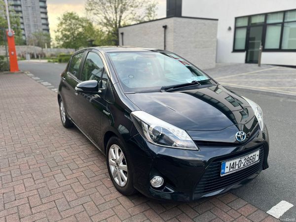 Toyota Yaris Hatchback, Petrol Hybrid, 2014, Black