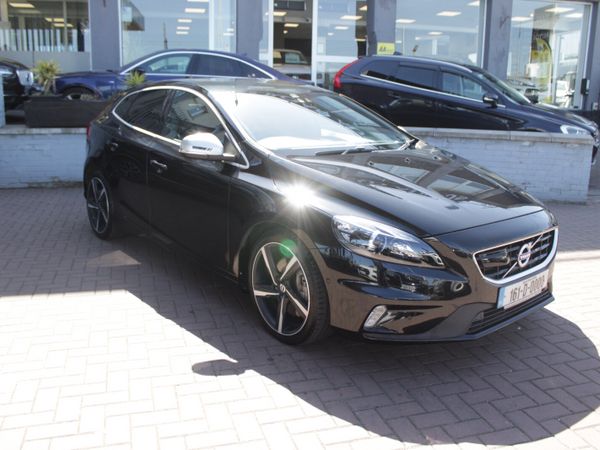 Volvo V40 Hatchback, Diesel, 2016, Black