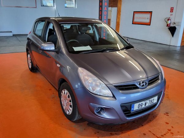 Hyundai i20 Hatchback, Petrol, 2009, Grey
