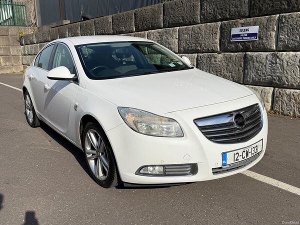 Vauxhall Insignia Hatchback, Diesel, 2012, White