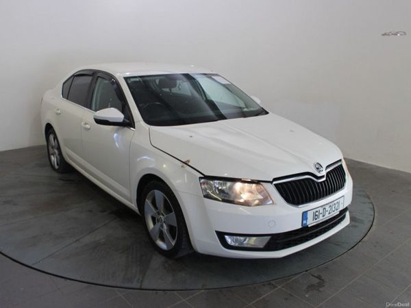 Skoda Octavia Saloon, Diesel, 2016, White