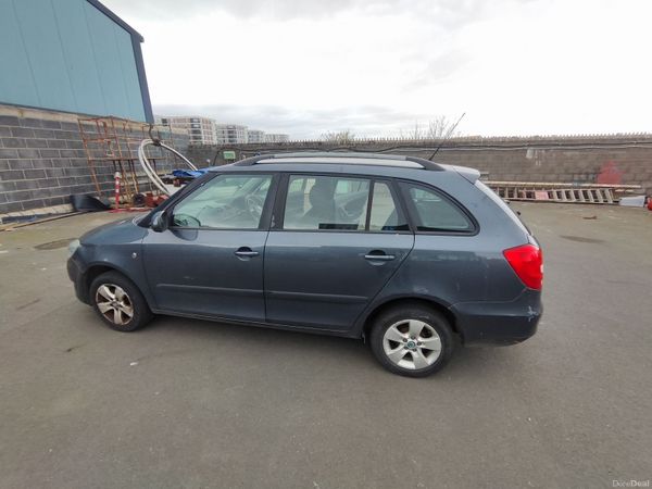 Skoda Fabia Estate/Jeep, Petrol, 2011, Grey