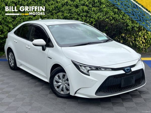 Toyota Corolla Saloon, Petrol Hybrid, 2020, White