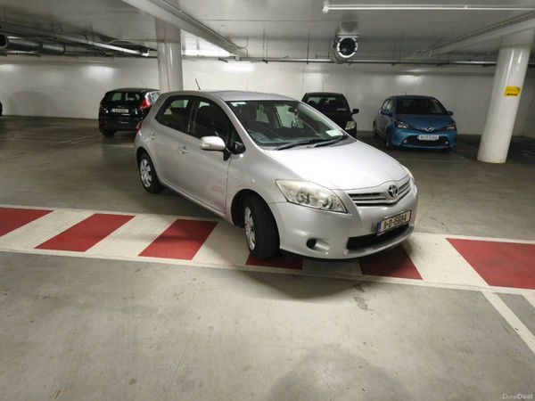 Toyota Auris Hatchback, Petrol, 2011, Silver