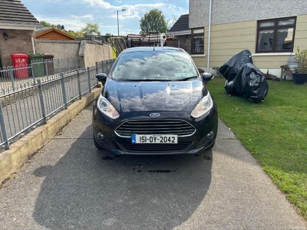 Ford Fiesta Hatchback, Petrol, 2015, Black