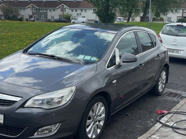 Opel Astra Hatchback, Diesel, 2011, Grey
