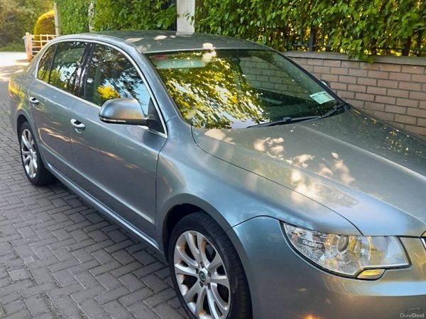 Skoda Superb Hatchback, Diesel, 2011, Grey