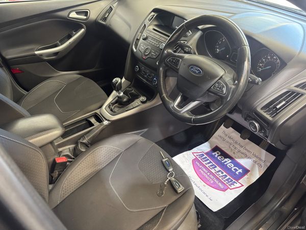 Ford Focus Hatchback, Petrol, 2015, Grey