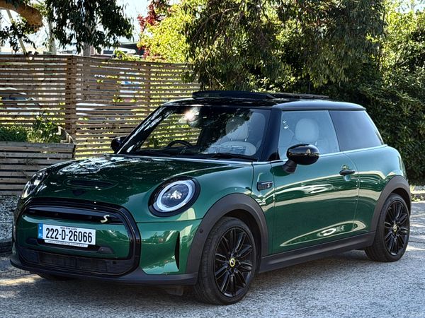 Mini Electric Hatchback, Electric, 2022, Green