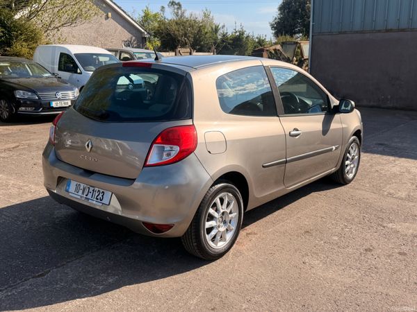 Renault Clio Hatchback, Ethanol Petrol, 2010, Gold