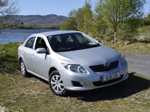Toyota Corolla Saloon, Petrol, 2010, Silver