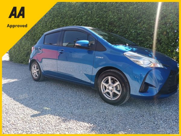 Toyota Yaris Hatchback, Petrol Hybrid, 2017, Blue