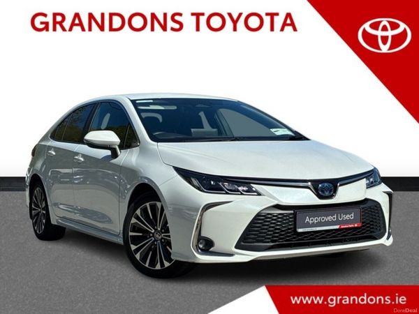 Toyota Corolla Saloon, Petrol Hybrid, 2023, White