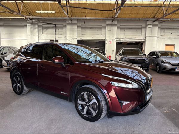 Nissan Qashqai MPV, Petrol, 2023, Red