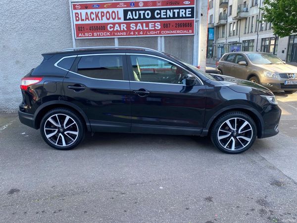 Nissan Qashqai Hatchback, Diesel, 2015, Black