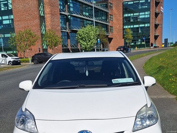 Toyota Prius Hatchback, Petrol Hybrid, 2013, White