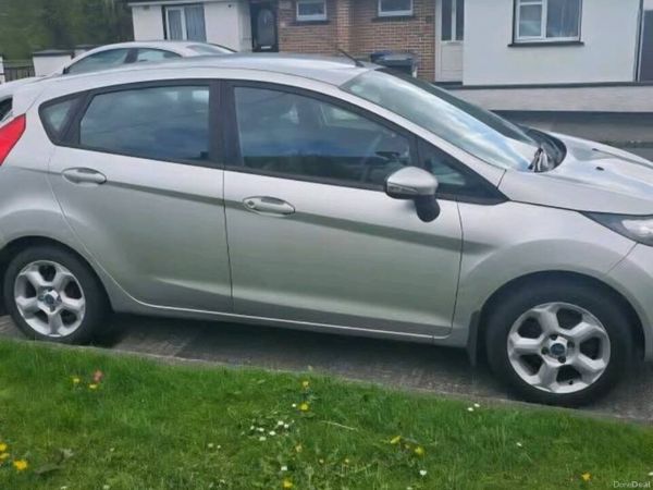 Ford Fiesta Hatchback, Diesel, 2011, Silver