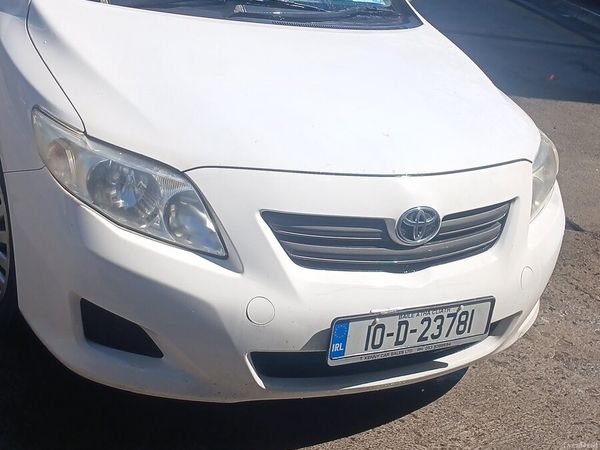 Toyota Corolla Saloon, Diesel, 2010, White