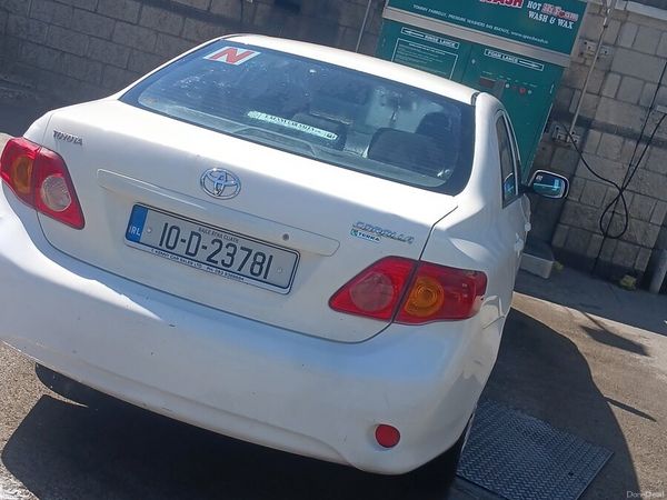 Toyota Corolla Saloon, Diesel, 2010, White