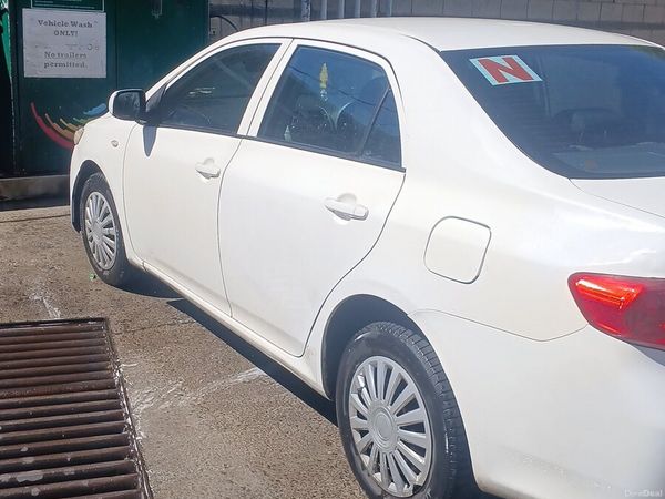 Toyota Corolla Saloon, Diesel, 2010, White