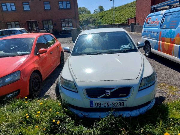 Volvo S40 Saloon, Diesel, 2008, White