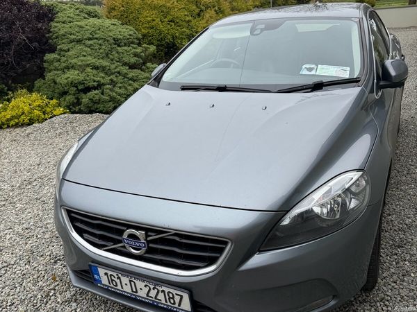 Volvo V40 Hatchback, Diesel, 2016, Grey