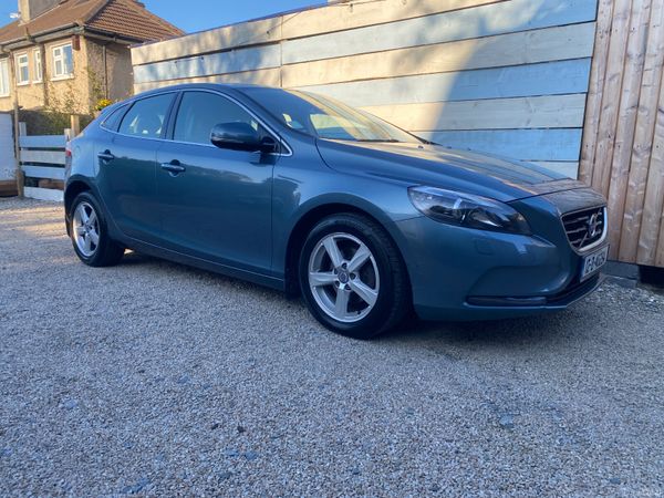 Volvo V40 Hatchback, Diesel, 2012, Blue