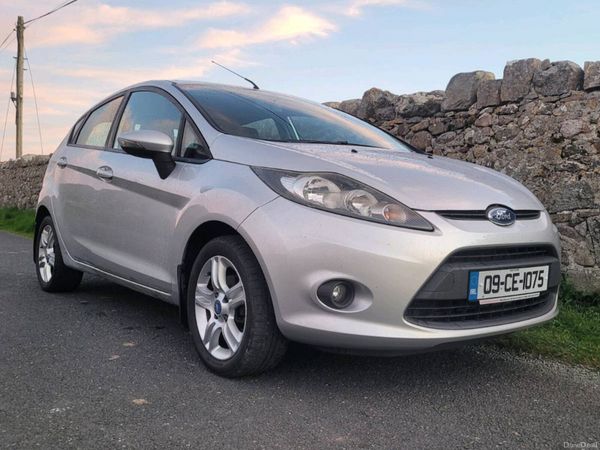 Ford Fiesta Hatchback, Diesel, 2009, Silver