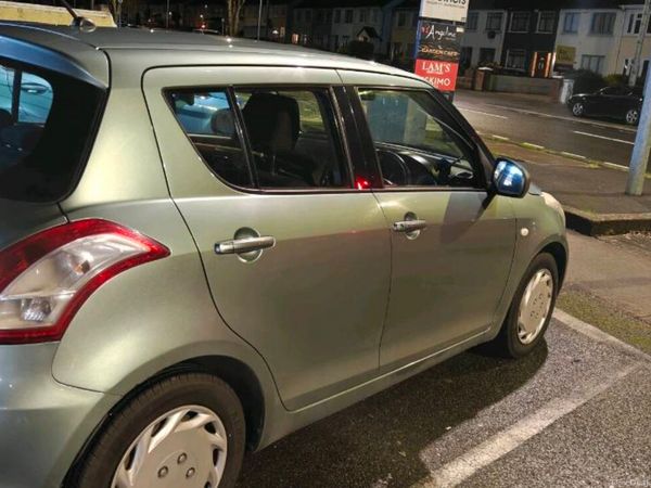 Suzuki Swift Hatchback, Petrol, 2013, Green