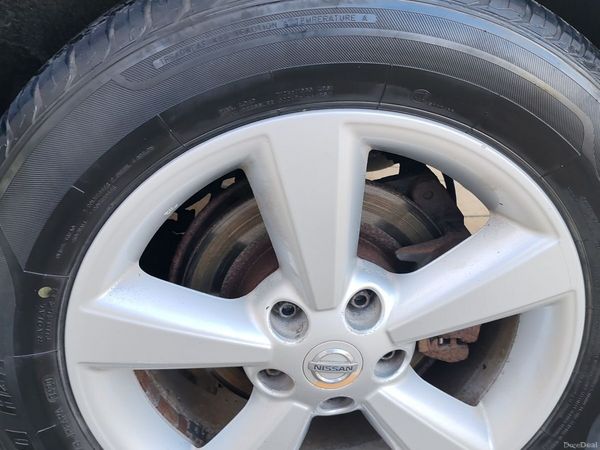 Nissan Qashqai Hatchback, Diesel, 2014, Black