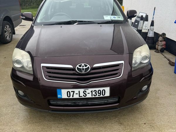 Toyota Avensis Estate, Petrol, 2007, Red