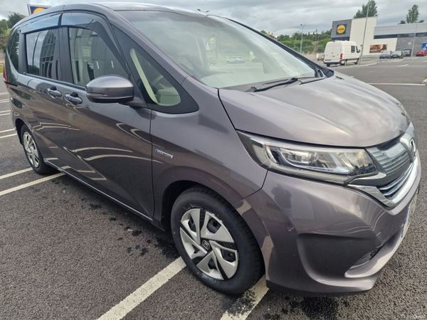 Honda Freed MPV, Petrol Hybrid, 2015, Blue