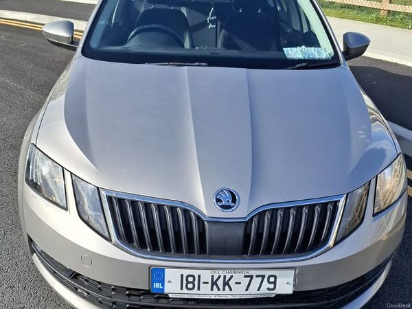 Skoda Octavia Saloon, Diesel, 2018, Grey