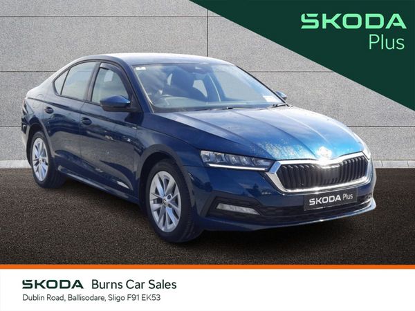Skoda Octavia Saloon, Petrol, 2024, Blue
