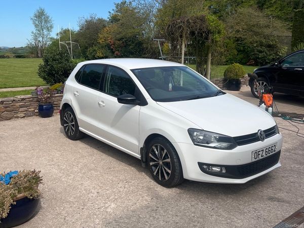 Volkswagen Polo Hatchback, Petrol, 2013, White