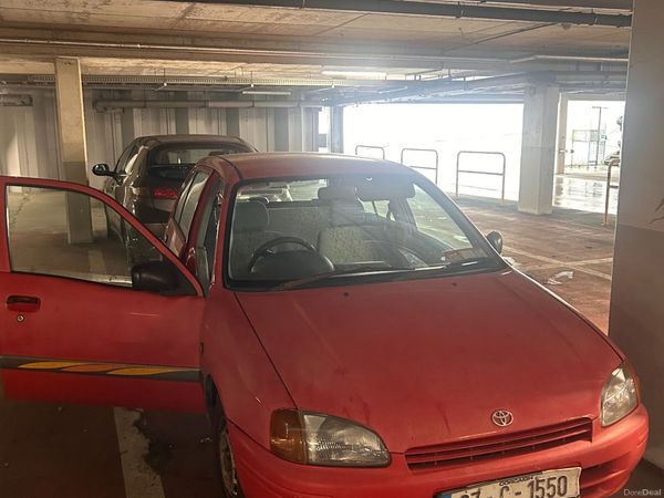 Toyota Starlet Hatchback, Petrol, 1997, Red
