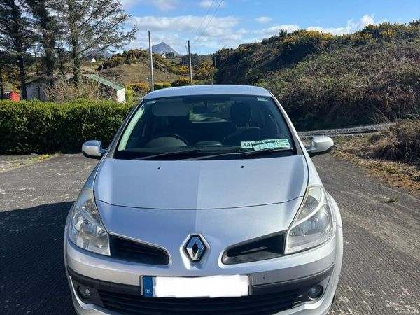 Renault Clio Hatchback, Petrol, 2012, Silver