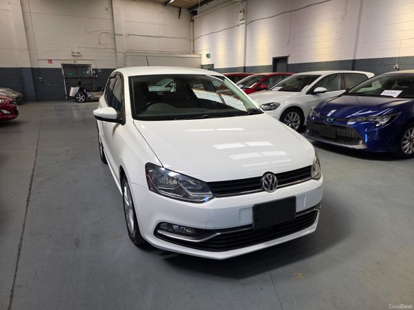 Volkswagen Polo Hatchback, Petrol, 2016, White