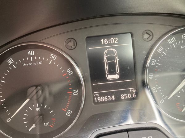 Skoda Fabia Hatchback, Petrol, 2011, Green