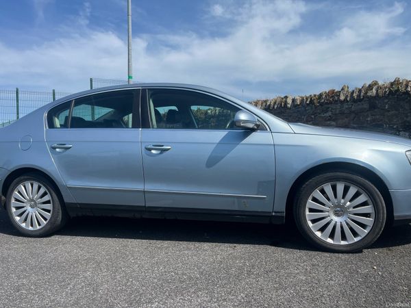 Volkswagen Passat Saloon, Diesel, 2009, Blue