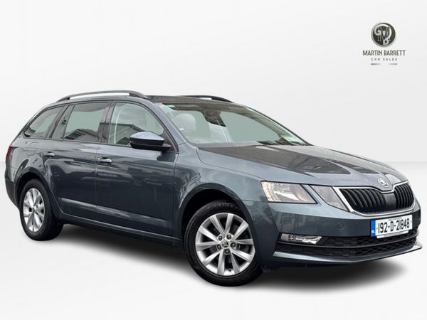 Skoda Octavia Estate, Petrol, 2019, Grey