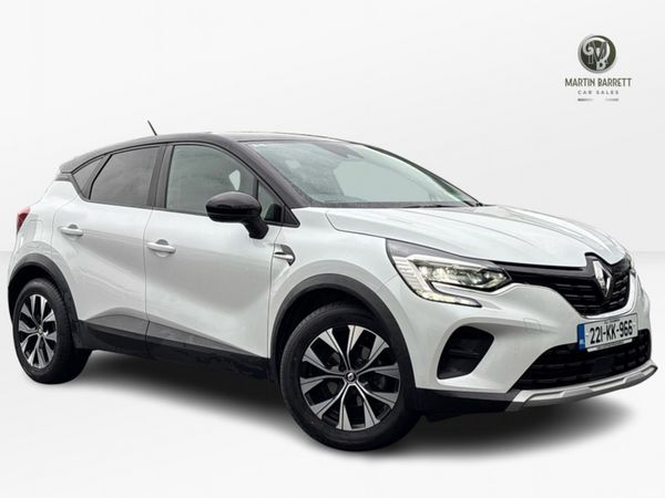 Renault Captur Hatchback, Petrol, 2022, White