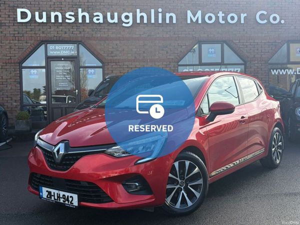Renault Clio Hatchback, Petrol, 2021, Red