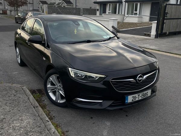 Opel Insignia Hatchback, Diesel, 2021, Black