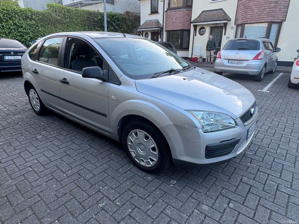 Ford Focus Hatchback, Petrol, 2005, Silver