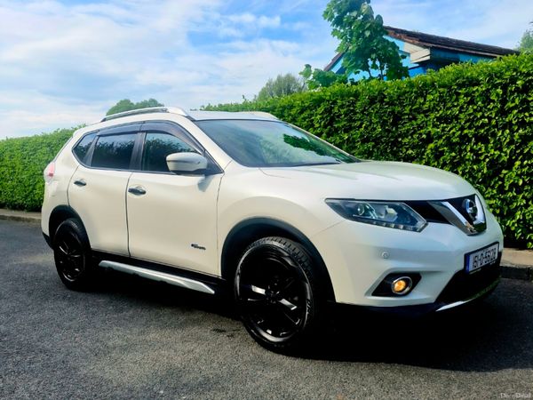 Nissan X-Trail SUV, Petrol Hybrid, 2015, White