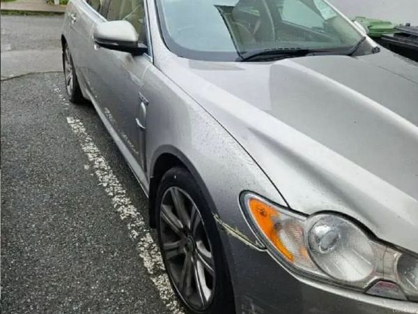 Jaguar XF Saloon, Diesel, 2010, Gold