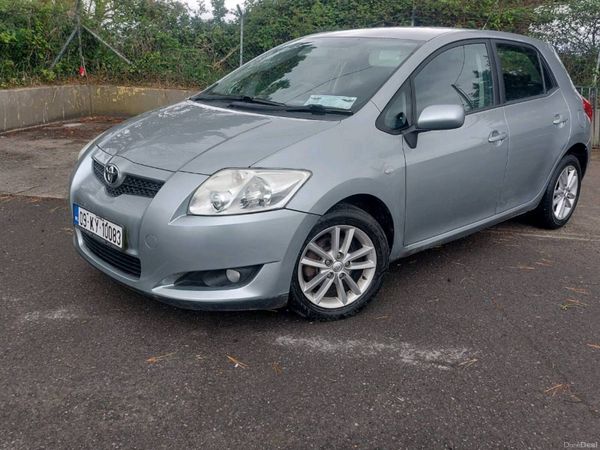 Toyota Auris Hatchback, Petrol, 2009, Silver